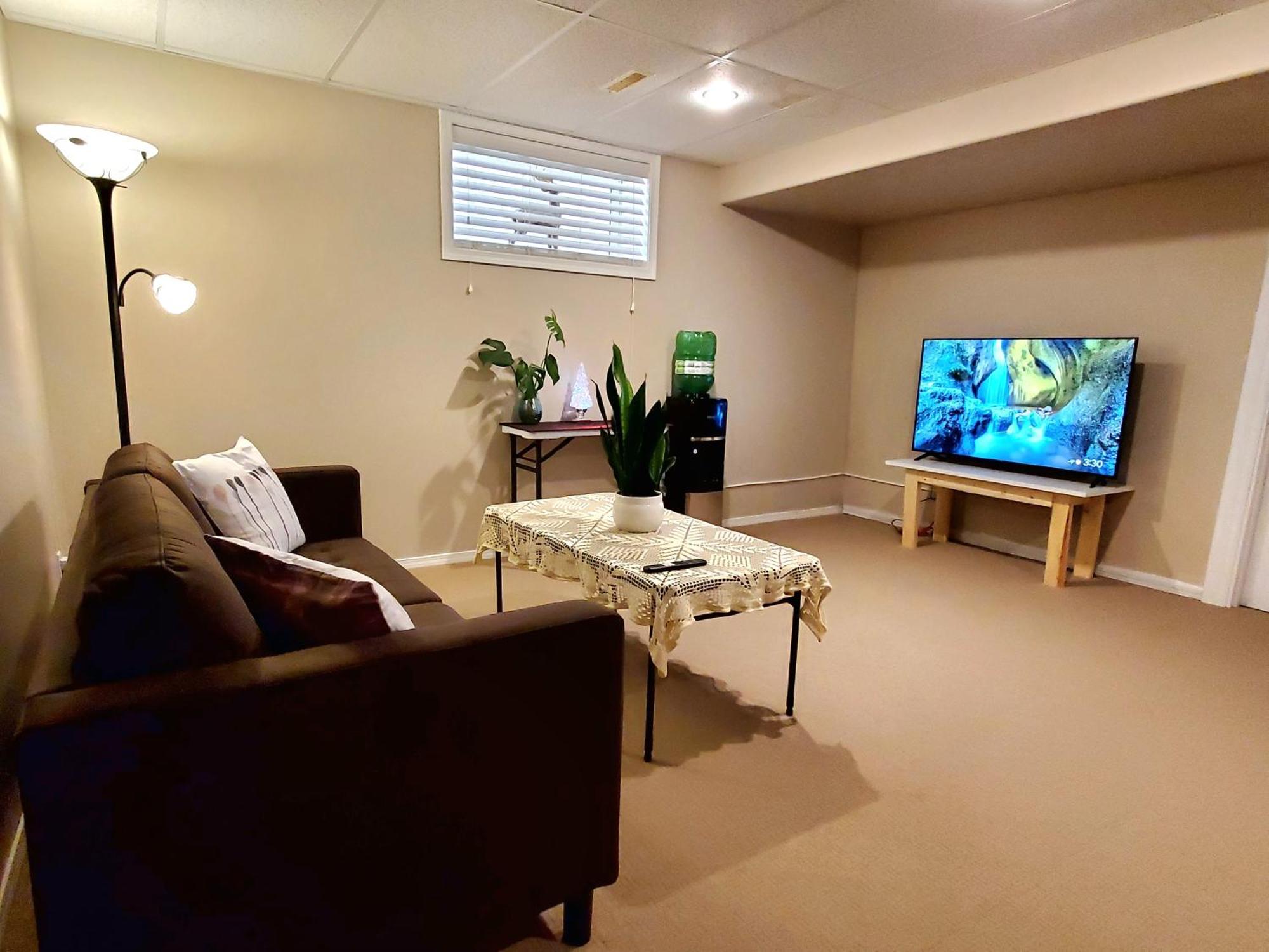Saskatoon Lashyn Cove Homestay Eksteriør bilde