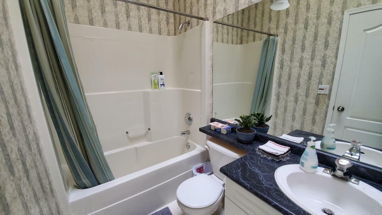Saskatoon Lashyn Cove Homestay Eksteriør bilde